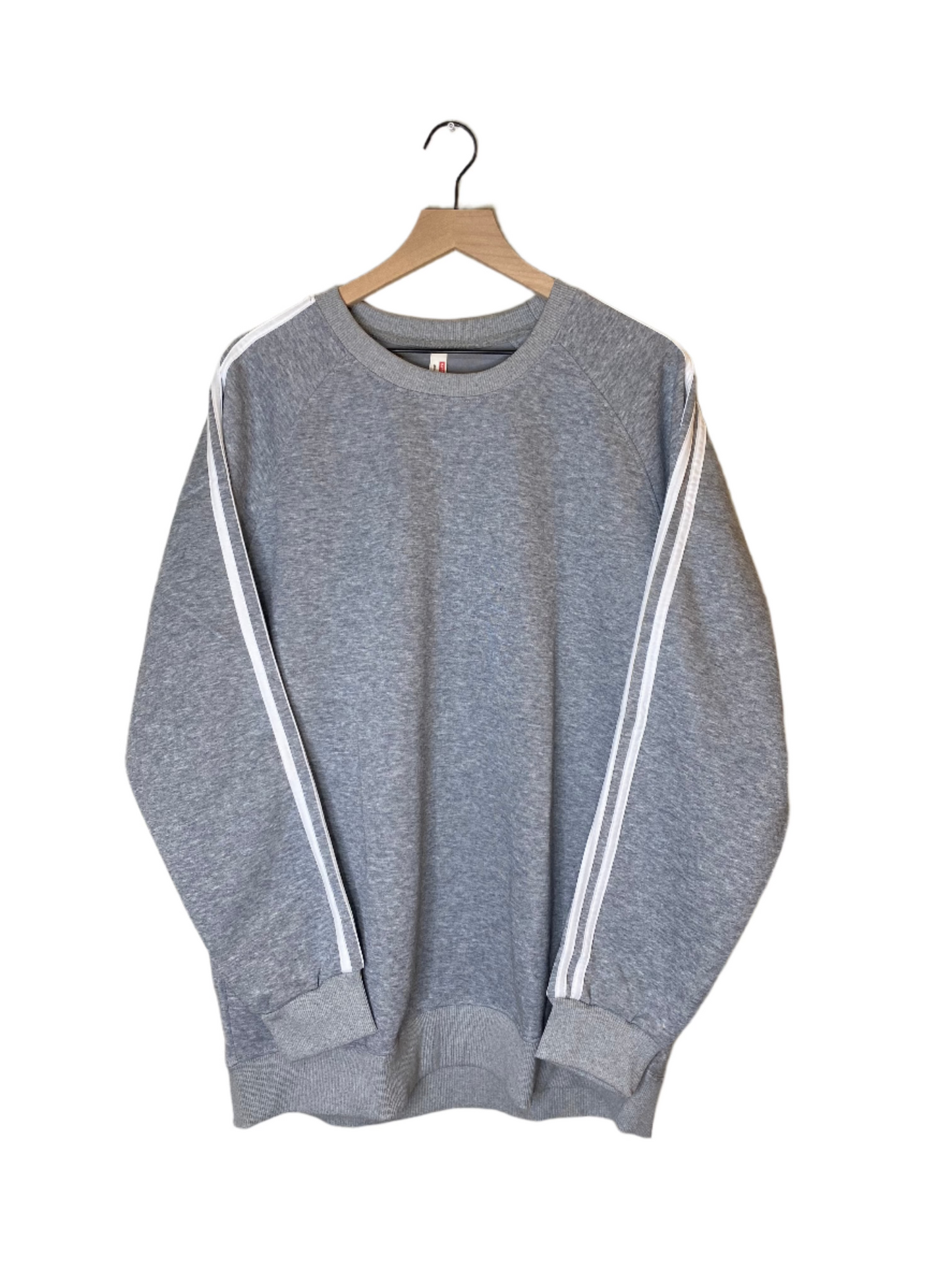 grey sweatshirt