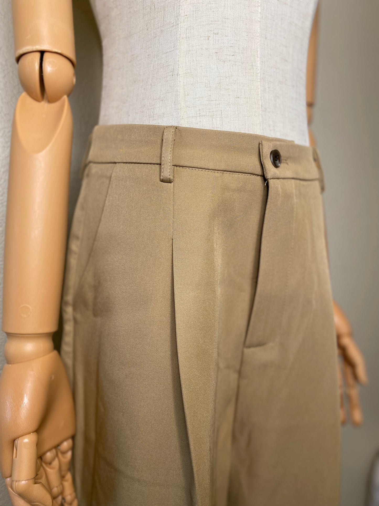 brown pants