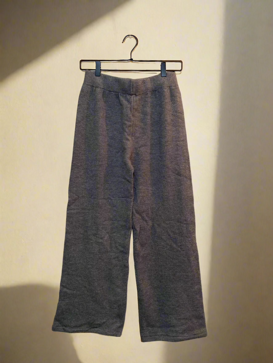 grey sweat pants 